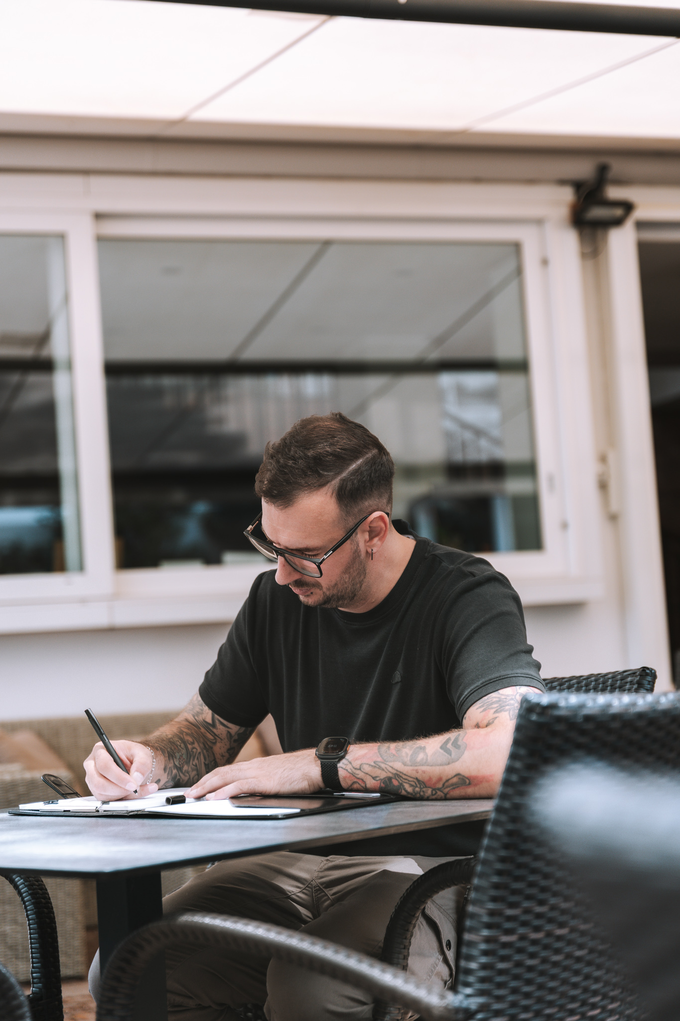 Der zentrale Ansprechpartner bei Creova bei der Arbeit