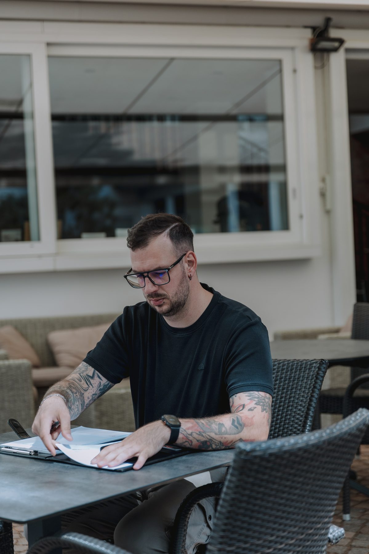 Simon bei der Arbeit